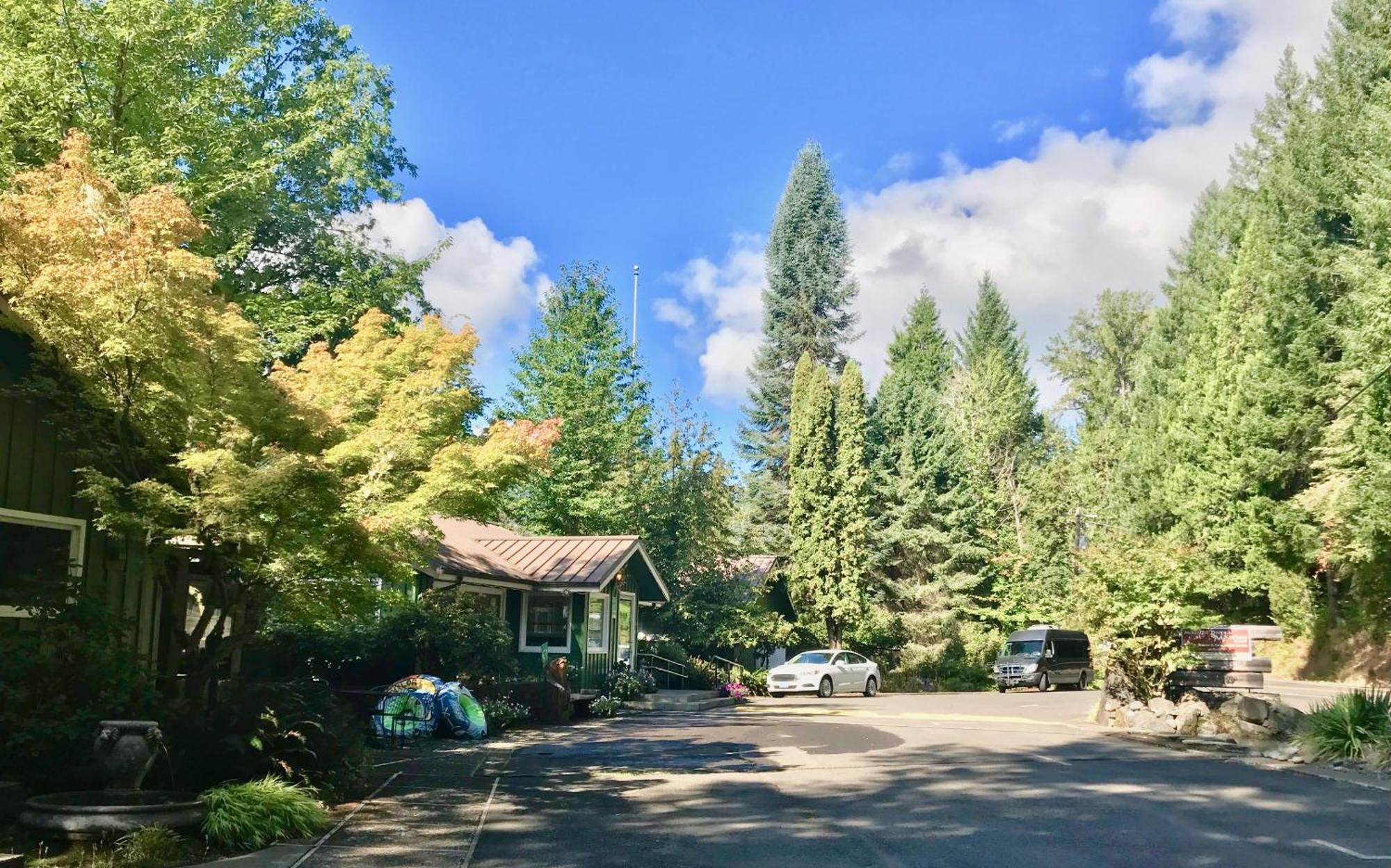 Mckenzie River Mountain Resort Blue River Exterior photo